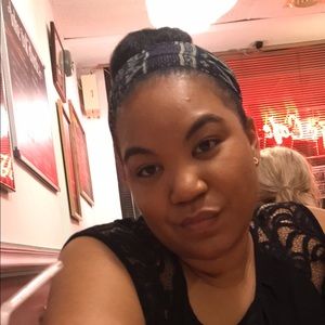 Meet your Posher, Toria